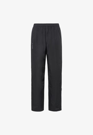 Pantaloni impermeabili neri con vita elasticizzata, tasche laterali, taglio dritto e design minimalista. Include un sottile dettaglio di branding sulla gamba.
