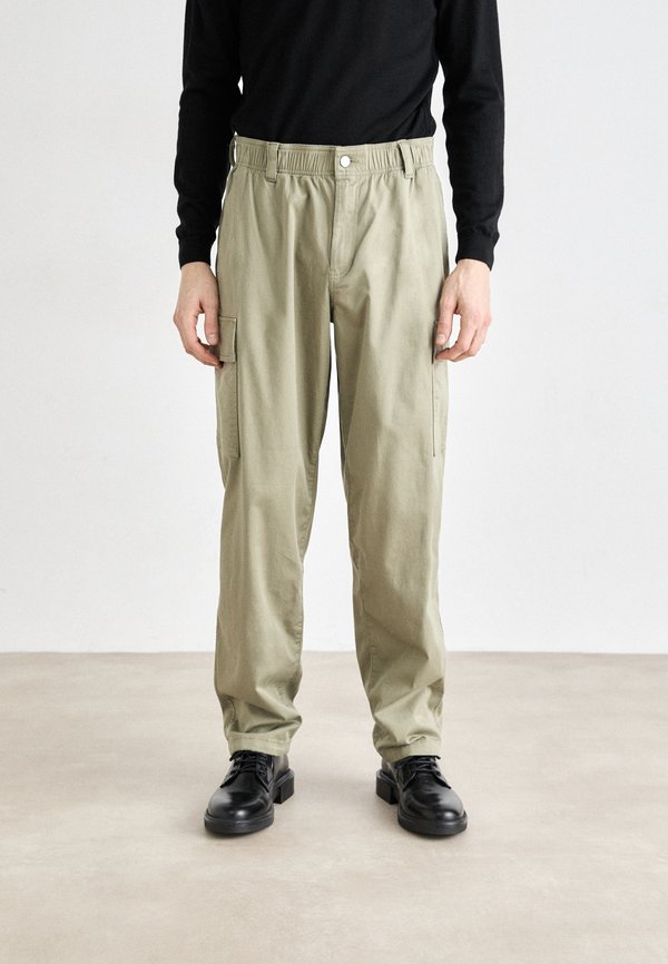 REGULAR STRAIGHT - Cargo trousers - nordic dust
