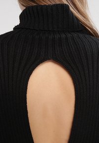 MARCIANO BY GUESS Sweter