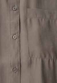 Thumbnail Image 5