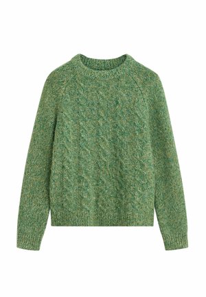 Groene gebreide trui met kabelpatronen, lange mouwen, geribbelde kraag, boorden en zoom, weergegeven op een witte achtergrond.