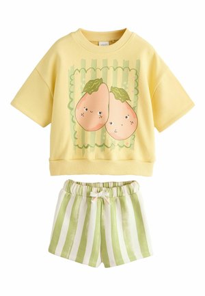 SET - Shorts - green fruit