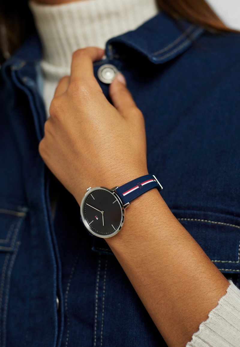 Tommy Hilfiger CASUAL - Hodinky - blau