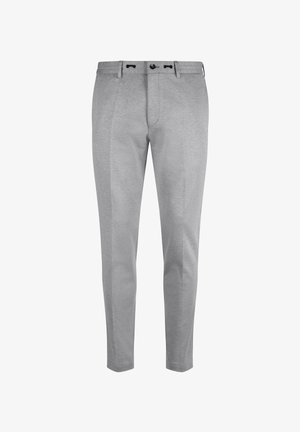 Pantaloni grigi su misura realizzati in tessuto liscio. Presentano una parte frontale piatta, due tasche laterali e una chiusura con bottone arricchita da lacci.