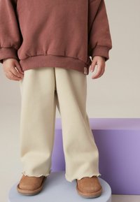 Next COSY WIDE - REGULAR FIT - Kelnės - cream
