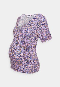 Těhotenský top s květinovým vzorem v růžových, modrých a žlutých odstínech. Obsahuje zavinovací design, krátké rukávy a zavazování v pase.