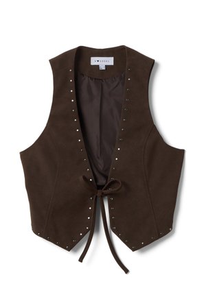 Dunkelbraune Wildlederweste mit silbernen Nieten entlang der Kanten und vorderer Bindeschließe, ärmellos mit glattem Stofffutter innen.