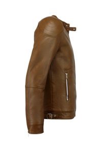 Bruine leren jas met gewatteerde schouders, ritszak aan de zijkant, drukknopen kraag en verstelbare riem met gesp op de taille.