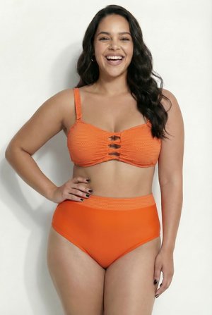Ulla Popken, BIKINI, CUT-OUT-STREIFEN, SOFTCUPS, TRÄGER VERSTELLBAR - Bikinit - light orange