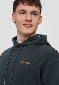 QS - Bluza z kapturem