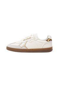 Sneaker bianca in pelle con suola in gomma marrone, dettagli oro e stampa leopardata sul tallone. Presenta chiusura con lacci e pannelli testurizzati.