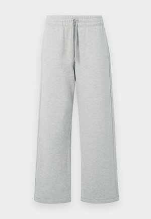 Sivé teplákové nohavice vyrobené z jemného materiálu, s elastickým pásom so šnúrkou a širokými nohavicami. Bez viditeľných vzorov alebo kovových prvkov.