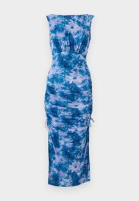 Robe florale bleue avec un décolleté en forme de scoop, fronces sur les côtés et cordons réglables. Tissu doux avec un mélange de tons bleu clair et bleu foncé.