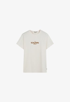 Camiseta de algodón blanca con mangas cortas, escote redondo y "THE SCALPERS Company" impreso en marrón en la parte frontal.