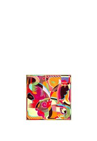 Obra de arte abstracta colorida que presenta formas audaces, remolinos y patrones en tonos de rojo, rosa, verde y naranja; superficie suave y brillante.