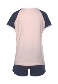 Kurzärmeliger Pyjama-Set mit einem hellrosa Oberteil und dunkelblauen Shorts, aus einem weichen Baumwollgemisch, mit kontrastierendem weißen Saum an den Ärmeln.