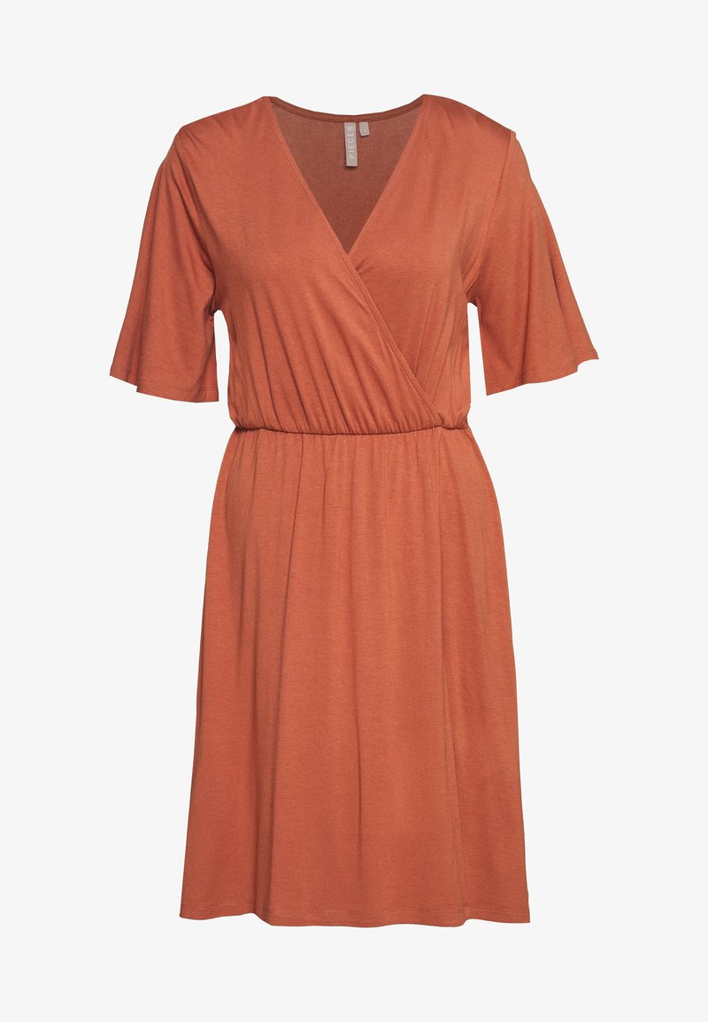 Robe en terracotta à manches courtes, décolleté en V, taille élastique et jupe plissée. Confectionnée en tissu doux et extensible.