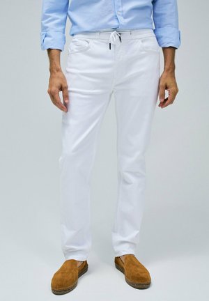 REGULAR - Pantaloni - weiß
