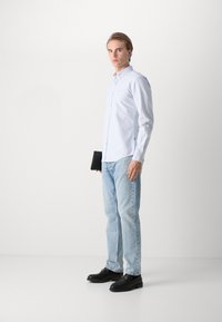 Thumbnail Image 6
