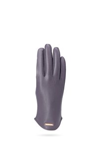 Guanto in pelle viola con tre cuciture prominenti, una superficie liscia e una placca d'accento dorata vicino al polso. Progettato per una vestibilità aderente.
