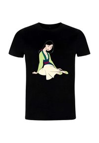 Czarny T-shirt z krótkim rękawem, z rysunkowym bohaterem w zielono-białym stroju z czerwonymi i niebieskimi akcentami, siedzącym na przodzie.