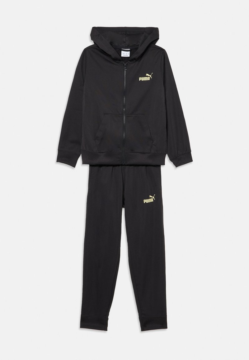 Ensemble de sport noir comprenant un sweat à capuche zippé avec une poche kangourou et un pantalon assorti, tous deux ornés d'un logo Puma jaune.