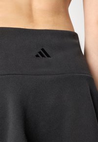 adidas Sportswear SKIRT - Sportovní sukně - black