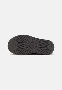 UGG CLASSIC MINI DIPPER - Botines con plataforma - thundercloud