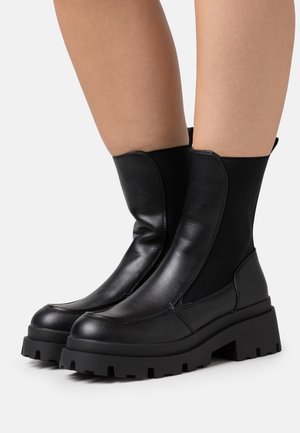 Even&Odd, Bottines à plateau - black