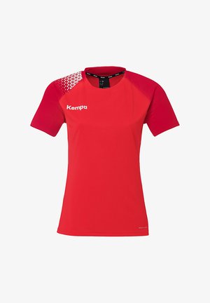 Rød atletisk skjorte med korte ærmer, rund halsudskæring, tekstureret trekantet mønster på skuldrene og hvid "Kempa" logo på brystet.