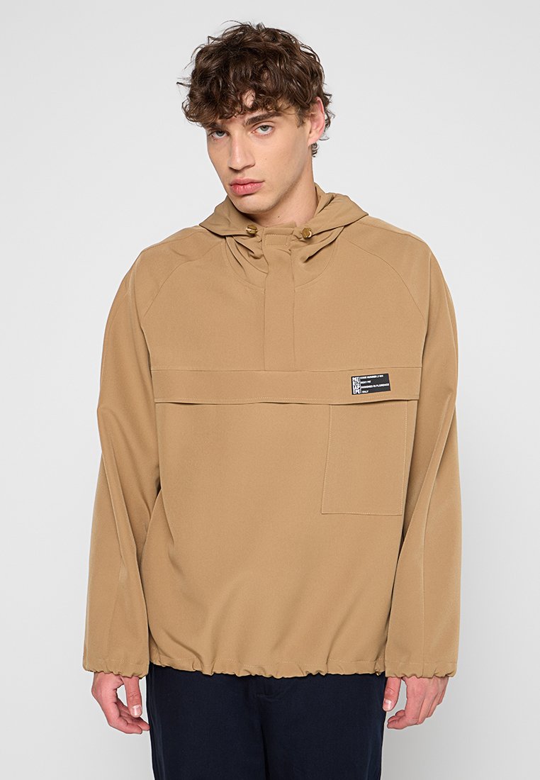 PATRIZIA PEPE Lichte jas nude