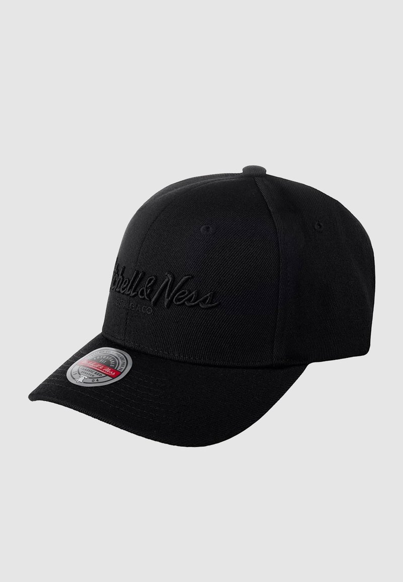 Mitchell & Ness BRANDED MITCHELL & NESS BRANDED BLK/BLK LOGO CLASSIC ...