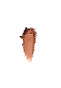 Matte bronzer in warme bruine tint, fijn gemalen textuur, met een glad oppervlak voor aanbrengen en verspreide losse poederdeeltjes.
