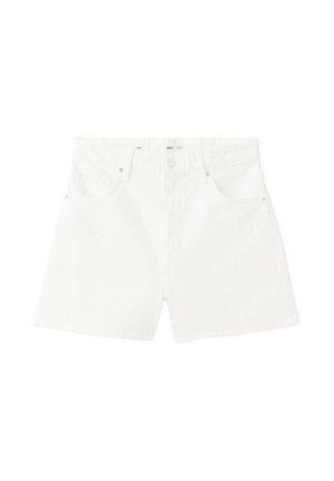 Pantaloni scurți din denim alb cu croială clasică, având buzunare frontale, închidere cu nasture și detalii cusute pe toată suprafața materialului.