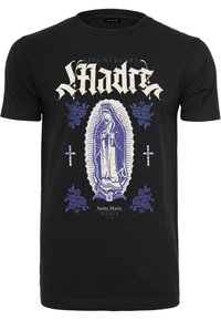 Zwarte katoen t-shirt met een centraal grafisch ontwerp van de Heilige Maagd Maria in blauw en wit, omringd door rozen en decoratieve kruisen.