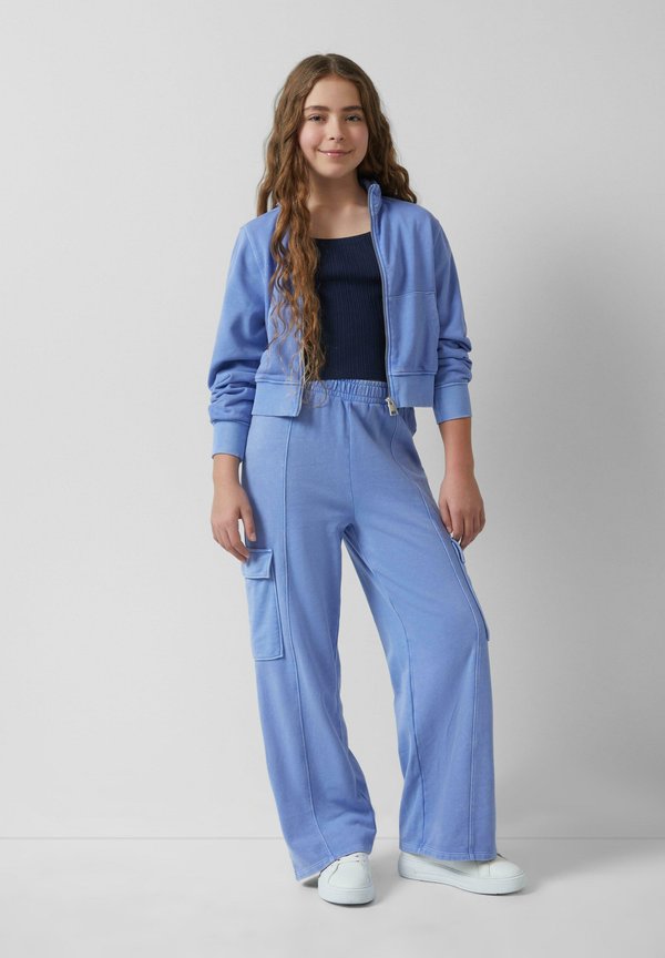 VERKÜRZTES  IM SLIM FIT - T-Shirt basic