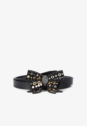 Cintura in pelle nera con un fiocco decorativo caratterizzato da borchie multicolori, tra cui design in oro, argento e perla, e un accento metallico centrale.