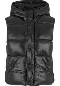 Veste sans manches noire avec une finition brillante, une capuche, des boutons-pression à l'avant et deux poches latérales. Présente des panneaux matelassés pour l'isolation.