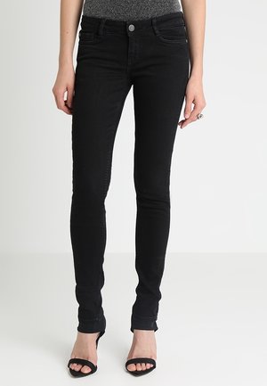 Jeans ajustados negros de tela de mezclilla con un diseño ceñido, cierre de botón estándar, cinco bolsillos y un detalle de costura minimalista.