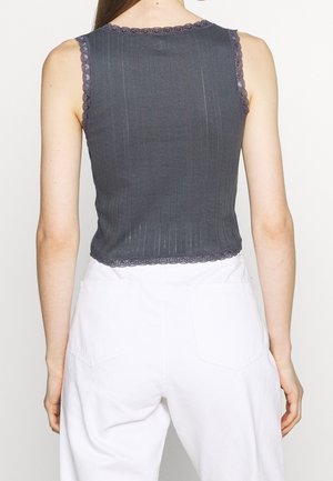 Top - black