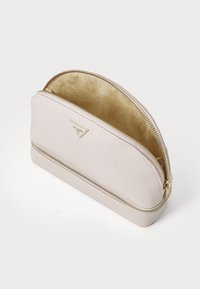 Guess LARGE DOME - Trousse - cream