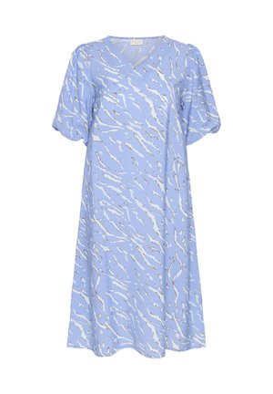 Svetlo modré šaty s výstrihom do V a krátkymi puff rukávmi. Majú abstraktný biely vzor a voľný, A-liniový strih. Mäkka látka.