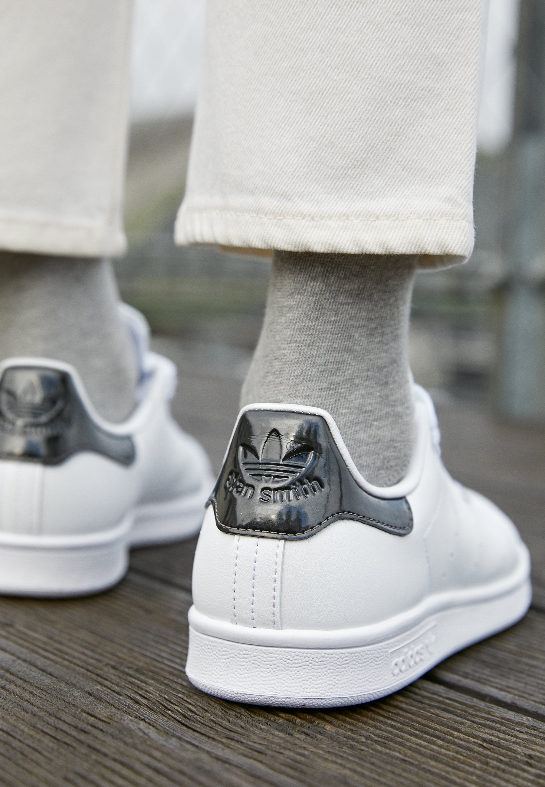 adidas originals stan smith grey