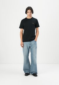 Abercrombie & Fitch - ICON CREW 5 PACK - Basic T-shirt - black/off-white/sand/brown/white Thumbnail Image 1