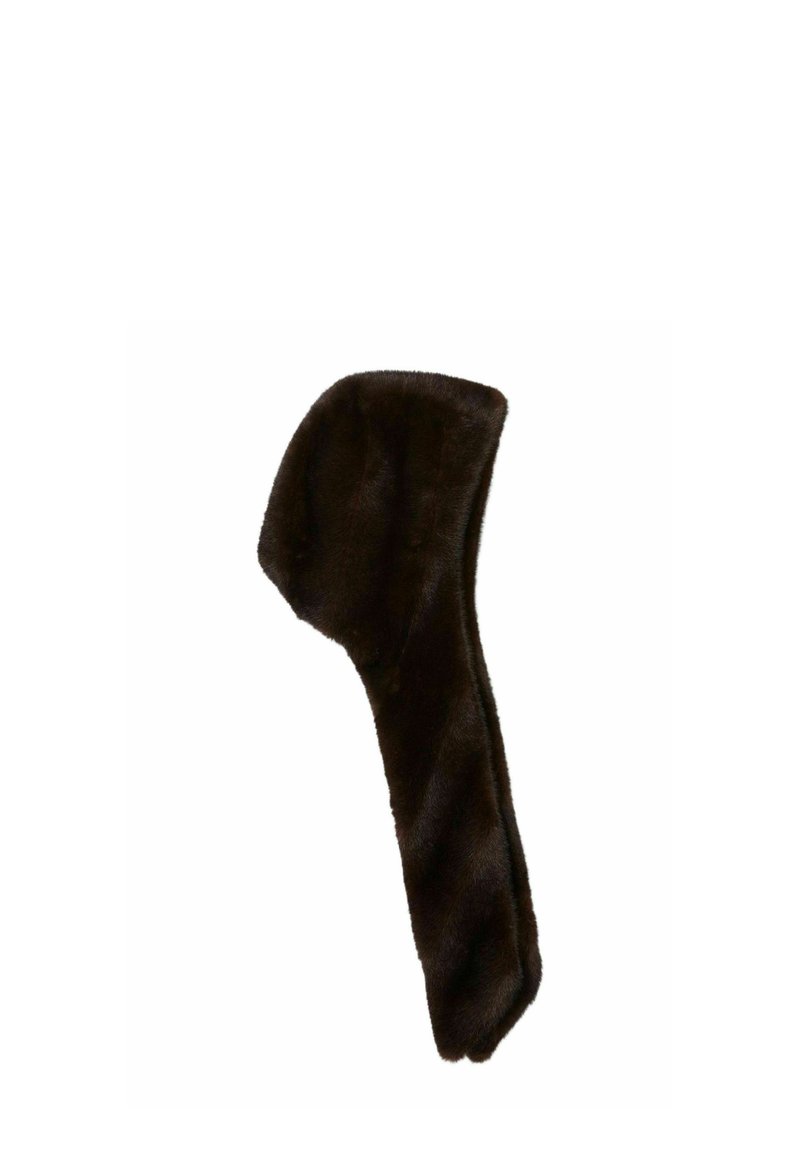 Cappello in pelliccia sintetica marrone con un design allungato, caratterizzato da una parte superiore arrotondata e con una flaps laterale per coprire le orecchie. Tessuto morbido e colore uniforme.