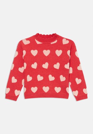 Pulover roșu cu motive de inimi în roz deschis. Are o linie de gât cu margini ondulate și mâneci lungi, cu o croială confortabilă. Textură moale.