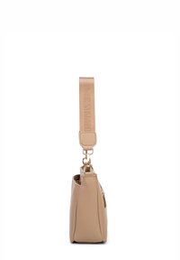 Borsa a mano in pelle beige con una texture liscia, dotata di una corta tracolla con logo, chiusura a zip e dettagli in metallo dorato.