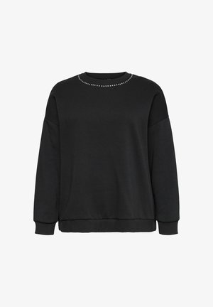 Crna majica dugih rukava od mekanog tkanja, s okruglim izrezom i redom srebrnih ukrasnih zakovica na ovratniku te rukavima opuštenog kroja.