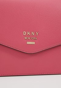 DKNY Borsa a tracolla - pink