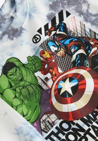 Thumbnail Image 3